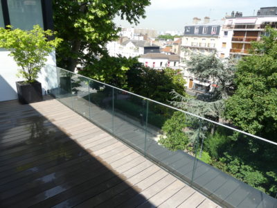 glass railing with profile