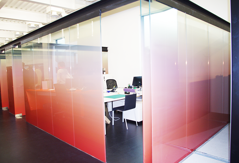 Laminated glass partition 