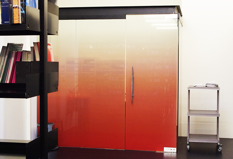 Laminated glass partition 