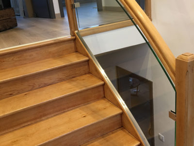 glass handrail for staircase