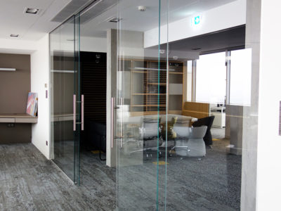 workspace glass partition