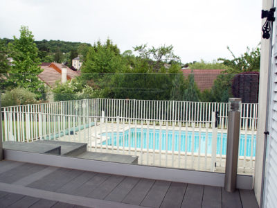 glass swimming pool fence