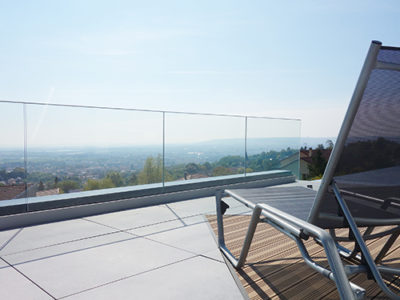 glass railing for swimming pool