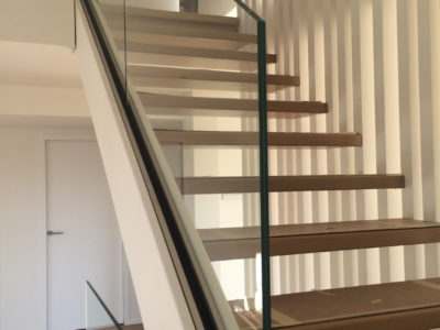 glass staircase handrail