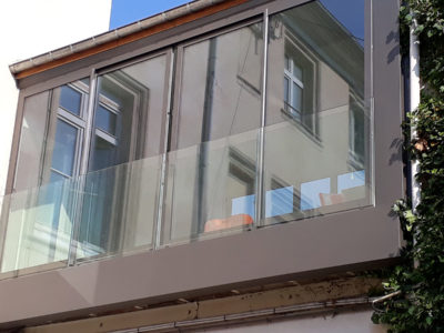 bespoke glass railing