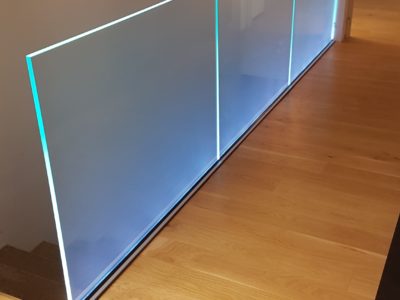 glass railing on profile with leds