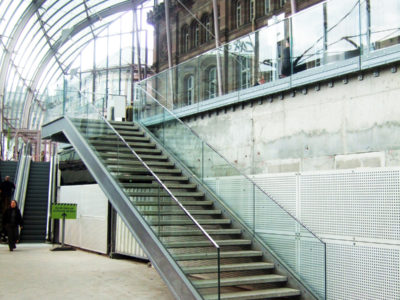 glass railing on rail