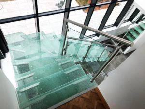 Crash laminated glass stairs